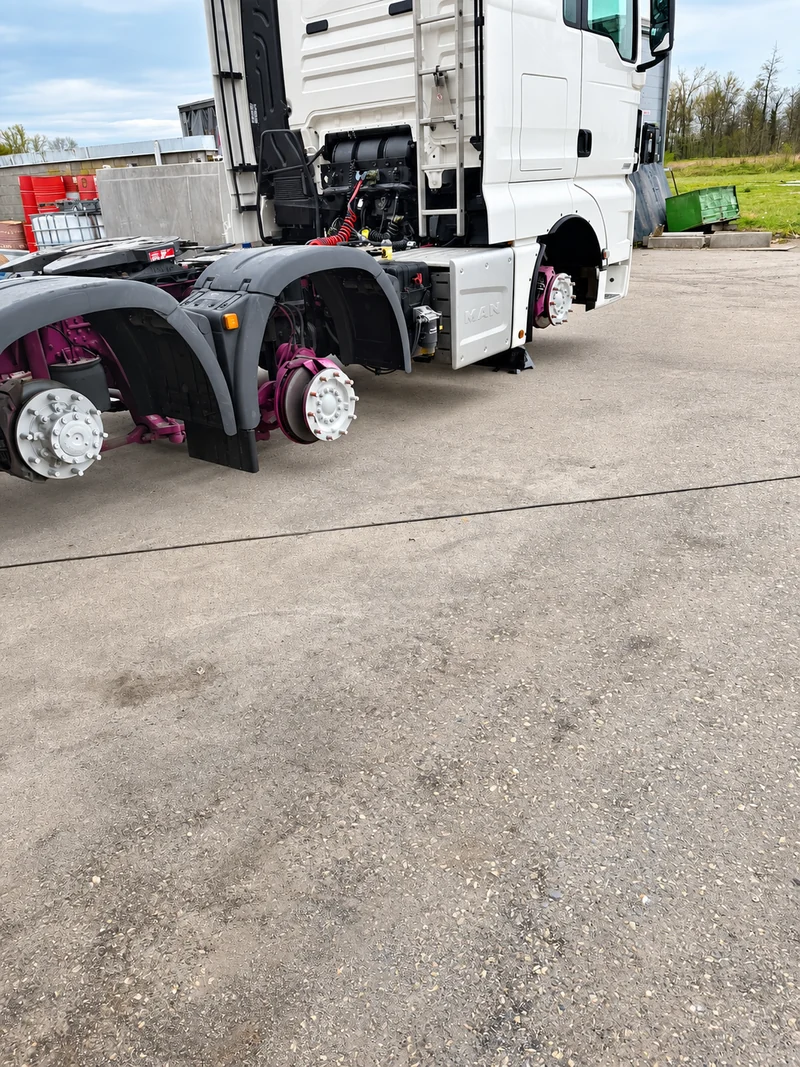 Vehicle servicing
